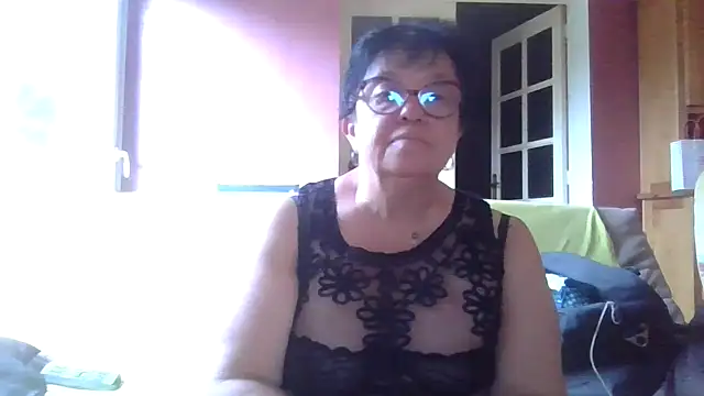 Snapshot of Vandeae44 chatting on 1, 6, 2026 Vandeae44 online show from 1, 6, 2026