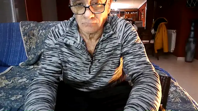 Snapshot of maduroguapo chatting on 26, 11, 2025 maduroguapo online show from 26, 11, 2025