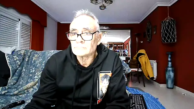 Snapshot of maduroguapo chatting on 18, 12, 2025 maduroguapo online show from 18, 12, 2025