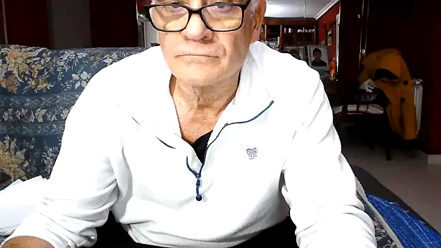 Snapshot of maduroguapo chatting on 5, 1, 2026 maduroguapo online show from 5, 1, 2026