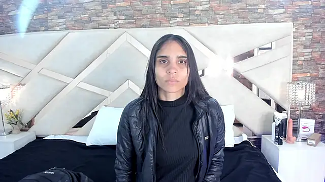 sophie pariss online show from 13, 9, 2025