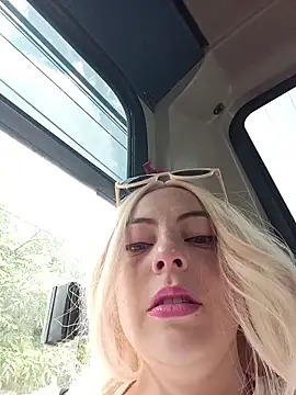 madelaine- online show from 18, 4, 2026