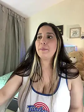 Snapshot of valentina_jonnes1 chatting on 12, 12, 2024 valentina jonnes1 online show from 12, 12, 2024