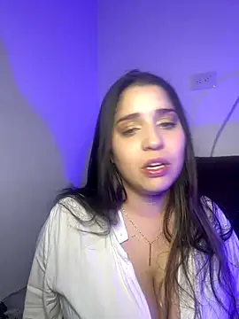 Snapshot of valentina_jonnes1 chatting on 17, 12, 2025 valentina jonnes1 online show from 17, 12, 2025