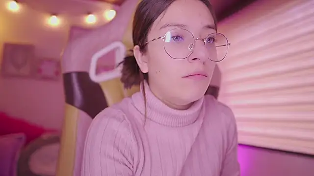 Snapshot of milly_kenner chatting on 6, 2, 2026 milly kenner online show from 6, 2, 2026