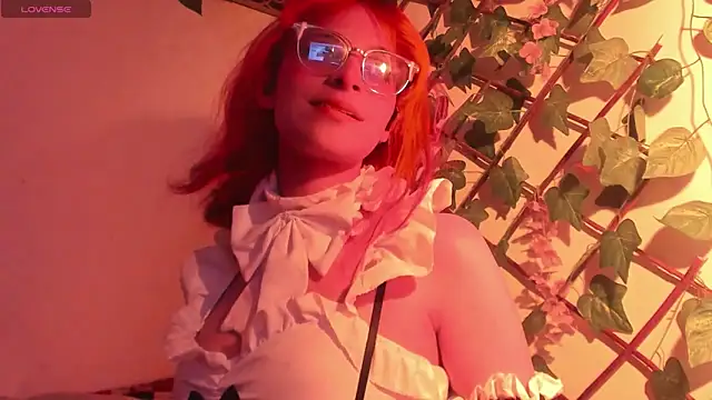 Snapshot of RedMeloddy chatting on 30, 10, 2025 RedMeloddy online show from 30, 10, 2025