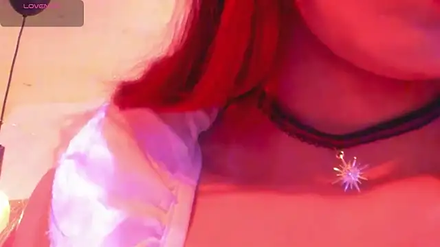 Snapshot of RedMeloddy chatting on 27, 11, 2025 RedMeloddy online show from 27, 11, 2025