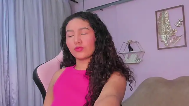 Snapshot of cute_mia23 chatting on 13, 3, 2025 cute mia23 online show from 13, 3, 2025