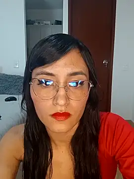 SophieBaker   online show from 5, 3, 2025