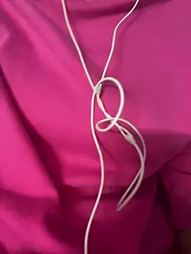 Snapshot of _riyaahahaha_ chatting on 5, 4, 2026 riyaahahaha online show from 5, 4, 2026