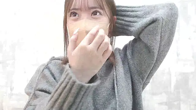 LOVE MOMO LOVE online show from 5, 1, 2025