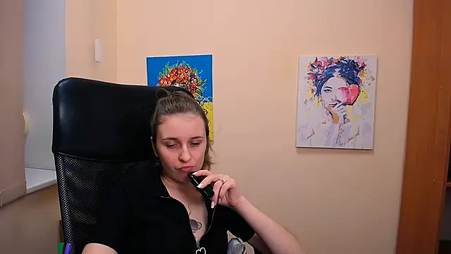  Nicole new online show from 14, 3, 2025