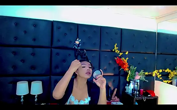 Isalombardi online show from 7, 4, 2026