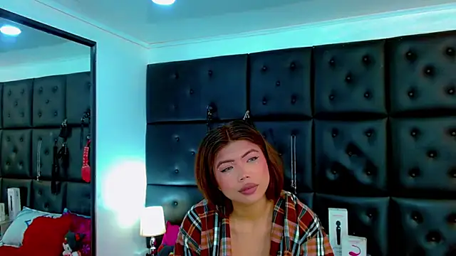 Snapshot of Isalombardi chatting on 5, 6, 2026 Isalombardi online show from 5, 6, 2026