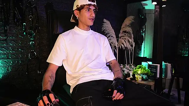 Snapshot of DemonKush-- chatting on 29, 10, 2025 DemonKush-- online show from 29, 10, 2025