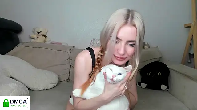 Snapshot of daeneryy chatting on 7, 11, 2025 daeneryy online show from 7, 11, 2025