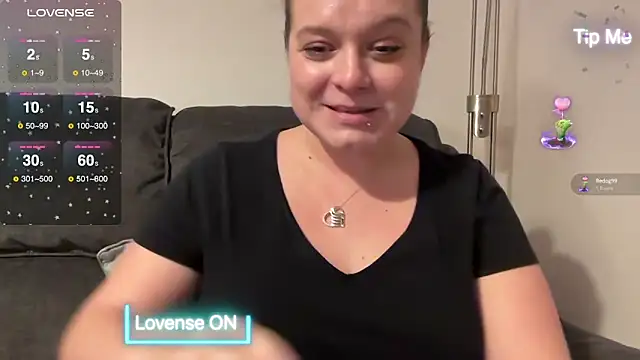 Snapshot of NaughtyWifeUK chatting on 5, 12, 2024 NaughtyWifeUK online show from 5, 12, 2024