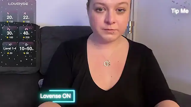 Snapshot of NaughtyWifeUK chatting on 21, 12, 2024 NaughtyWifeUK online show from 21, 12, 2024