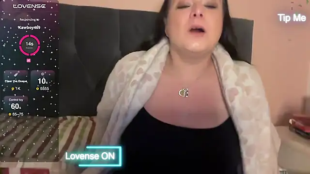 Snapshot of NaughtyWifeUK chatting on 12, 1, 2025 NaughtyWifeUK online show from 12, 1, 2025