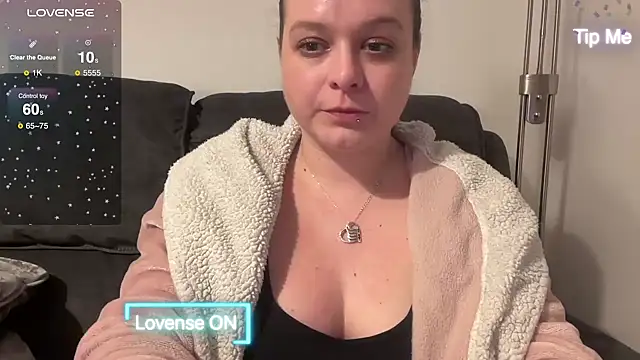 Snapshot of NaughtyWifeUK chatting on 21, 2, 2025 NaughtyWifeUK online show from 21, 2, 2025