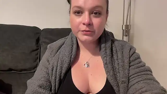 Snapshot of NaughtyWifeUK chatting on 11, 3, 2025 NaughtyWifeUK online show from 11, 3, 2025