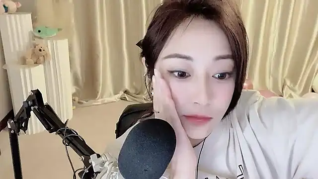 Snapshot of Daisy-77 chatting on 13, 1, 2025 Daisy-77 online show from 13, 1, 2025