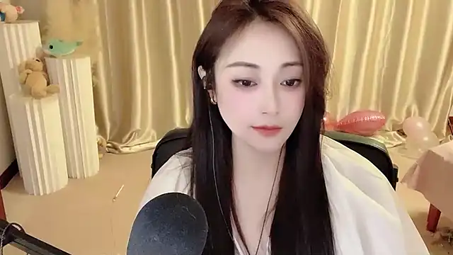Snapshot of Daisy-77 chatting on 5, 2, 2025 Daisy-77 online show from 5, 2, 2025
