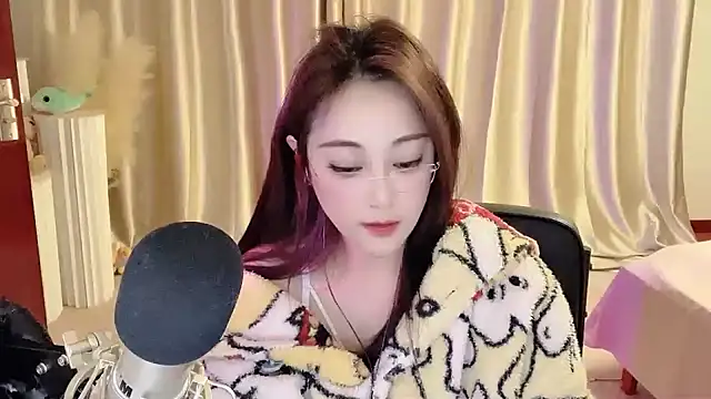 Snapshot of Daisy-77 chatting on 1, 3, 2025 Daisy-77 online show from 1, 3, 2025