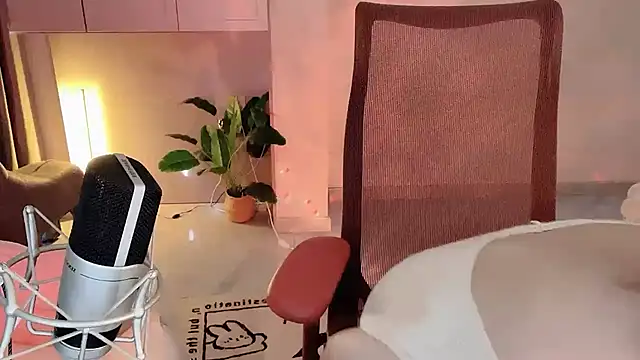 Snapshot of Daisy-77 chatting on 26, 9, 2025 Daisy-77 online show from 26, 9, 2025