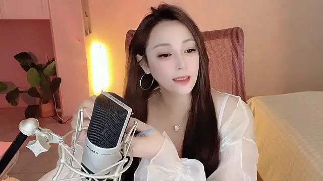 Snapshot of Daisy-77 chatting on 5, 10, 2025 Daisy-77 online show from 5, 10, 2025