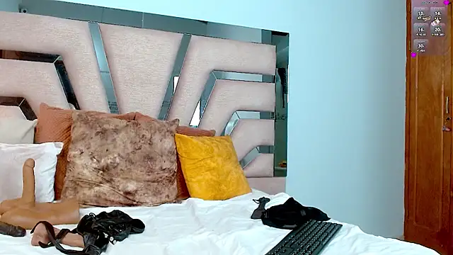 cintia hills online show from 29, 1, 2025