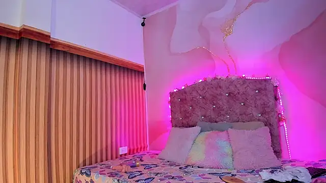 Daisy  rose online show from 15, 3, 2025