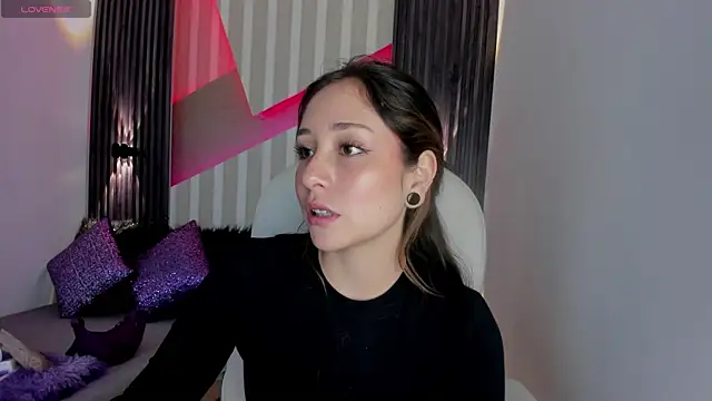 emily layton online show from 4, 3, 2025