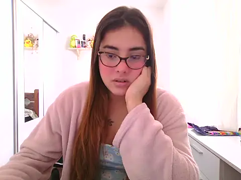 Snapshot of maliamiller chatting on 11, 6, 2026 maliamiller online show from 11, 6, 2026