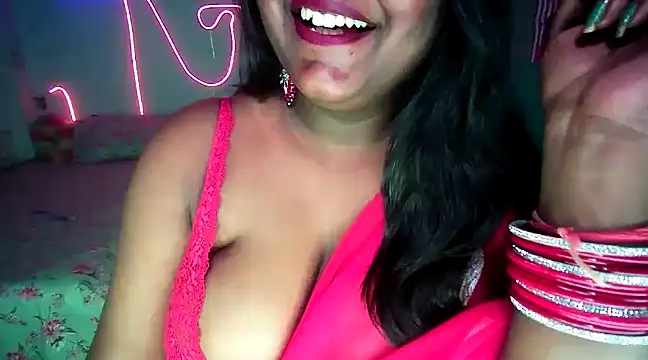 expression queen online show from 10, 3, 2025