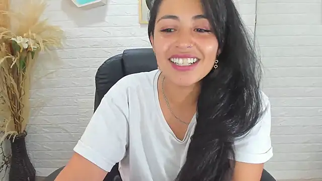 Aisha 09 online show from 23, 2, 2025