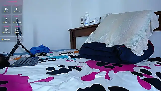 diamond black00 online show from 4, 4, 2026