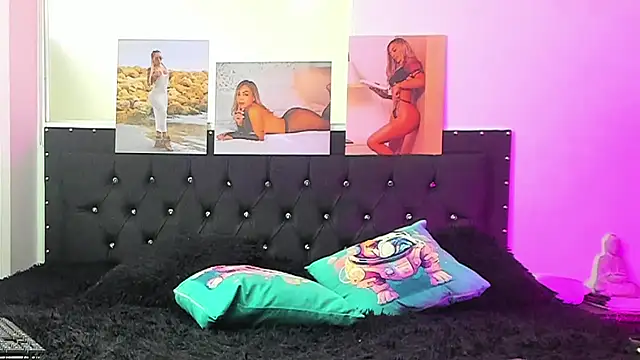 Snapshot of doll_celeste20 chatting on 8, 2, 2025 doll celeste20 online show from 8, 2, 2025