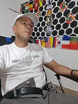 Snapshot of latinmartin73 chatting on 27, 6, 2026 latinmartin73 online show from 27, 6, 2026