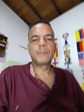 Snapshot of latinmartin73 chatting on 1, 7, 2026 latinmartin73 online show from 1, 7, 2026