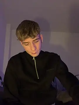 Snapshot of MiguelRausch chatting on 26, 2, 2025 MiguelRausch online show from 26, 2, 2025