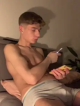 Snapshot of MiguelRausch chatting on 28, 2, 2025 MiguelRausch online show from 28, 2, 2025