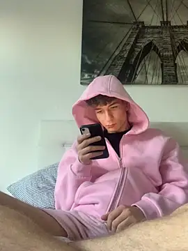 Snapshot of MiguelRausch chatting on 11, 11, 2025 MiguelRausch online show from 11, 11, 2025