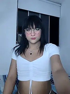 Kiitygirl online show from 6, 11, 2025