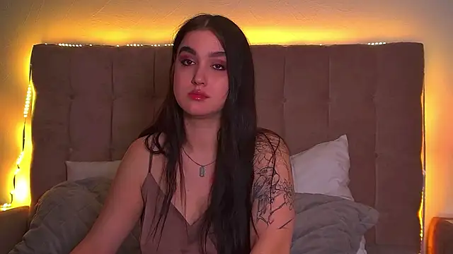 ChristinaMilton online show from 23, 3, 2025