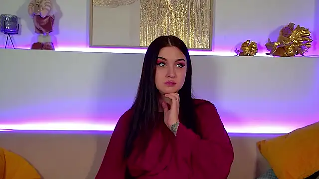 Snapshot of ChristinaMilton chatting on 13, 12, 2025 ChristinaMilton online show from 13, 12, 2025