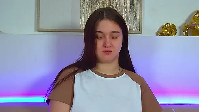 Snapshot of ChristinaMilton chatting on 6, 3, 2026 ChristinaMilton online show from 6, 3, 2026