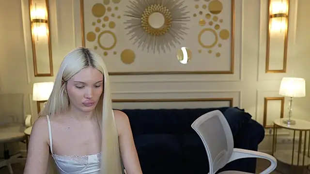 Snapshot of Michelle_054 chatting on 7, 11, 2025 Michelle 054 online show from 7, 11, 2025