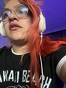 Snapshot of SophiaWeestt99 chatting on 4, 6, 2026 SophiaWeestt99 online show from 4, 6, 2026