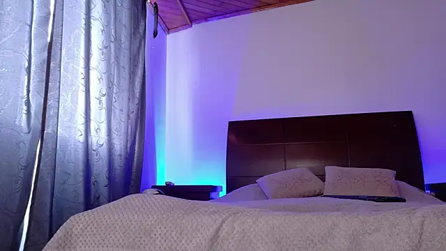 luccycollins  online show from 19, 9, 2025